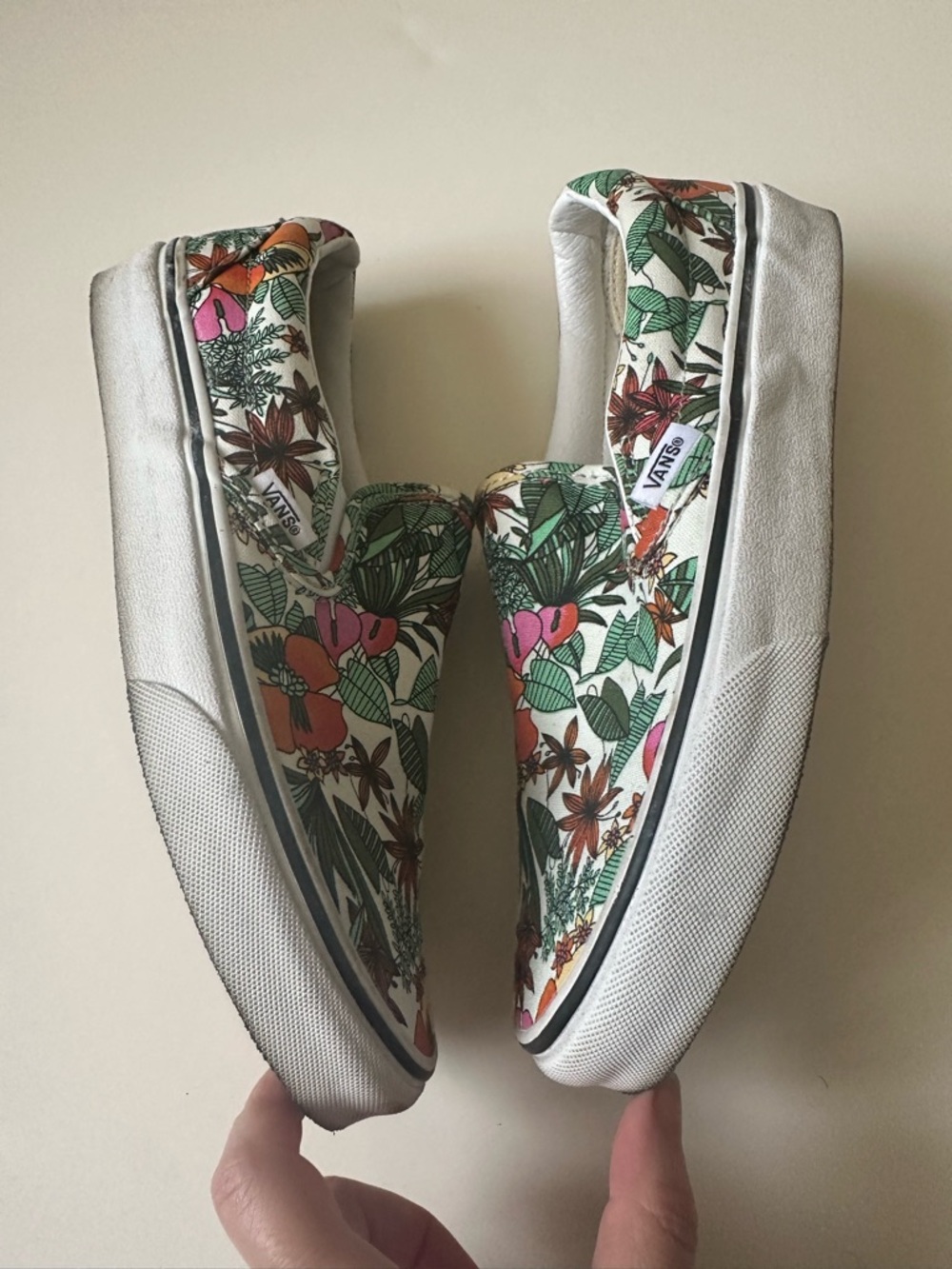 Vans Classic Wmns  Multi Tropic Floral colorway Slip-On Shoes~7 - Picture 2 of 7